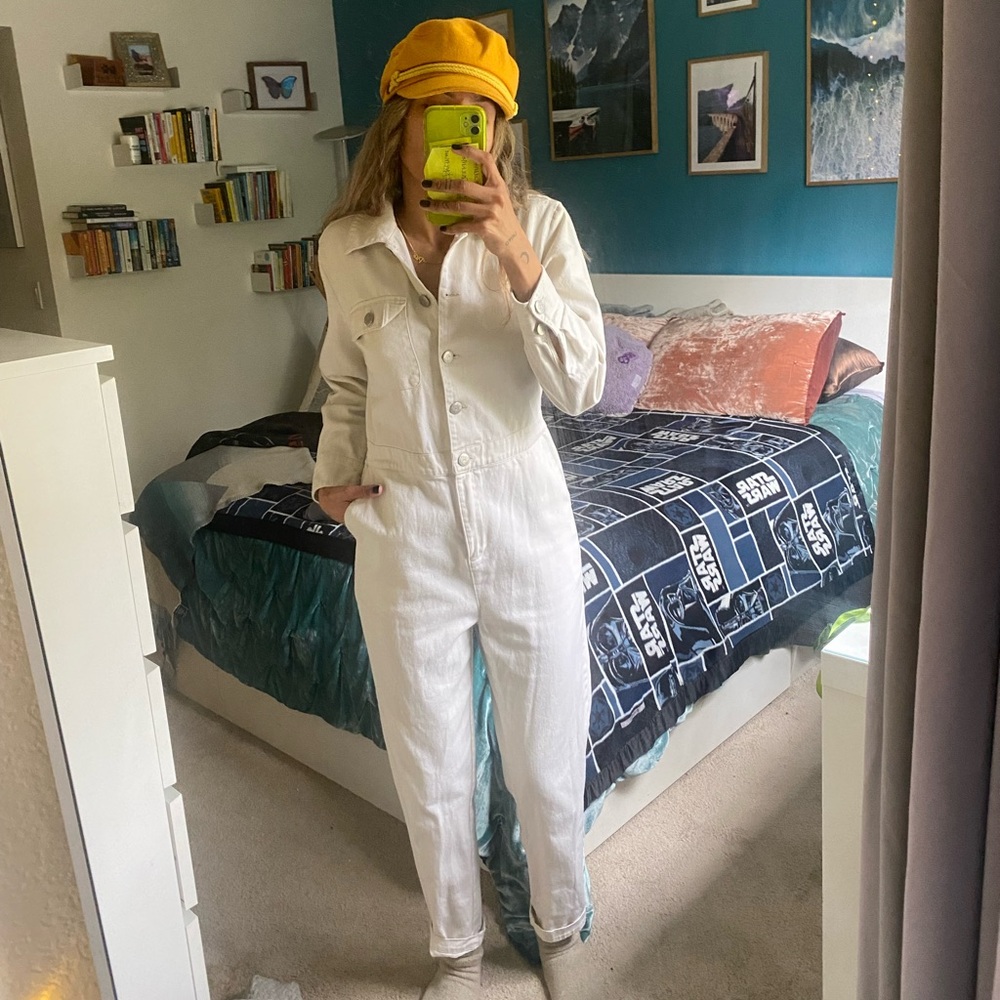 One piece jumper , super cute and comfy. Off white color